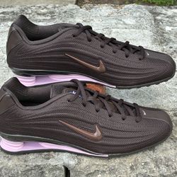 NEW WOMENS NIKE SHOX Z SIZE 8 VELVET BROWN HQ7540 200 