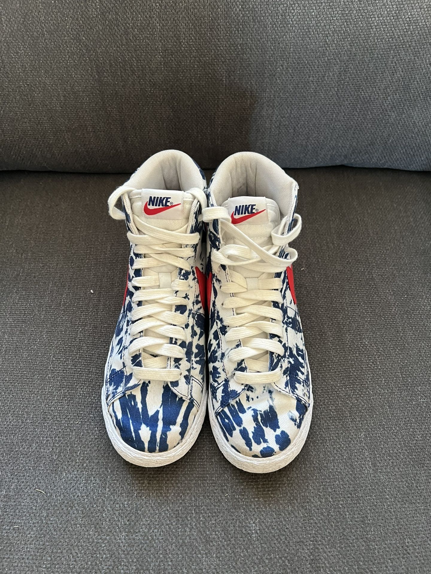 Nike Blazer mid 77 Vintage tie-dye blue and white boys 6.5Y