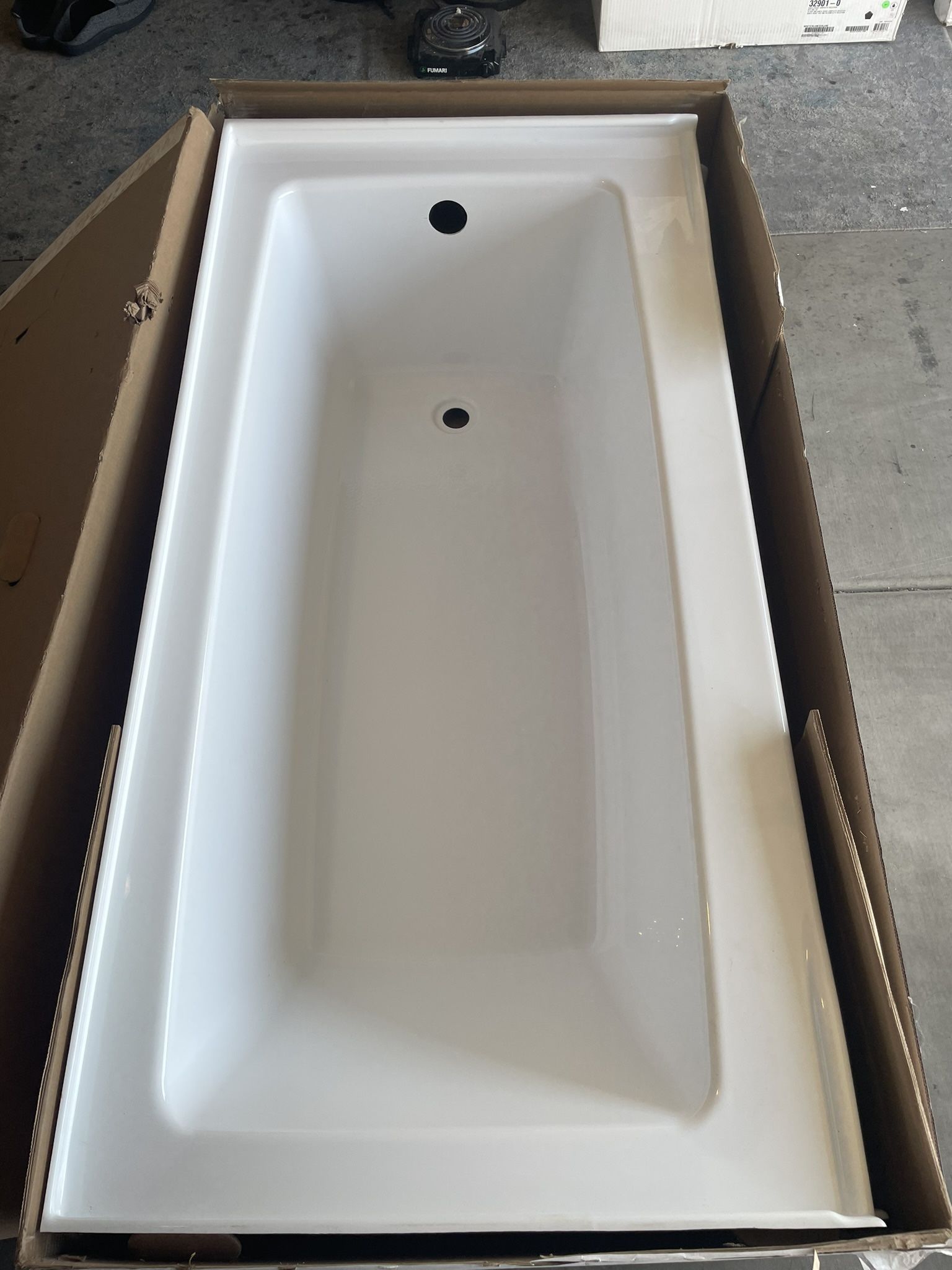 Classic 500 60 in. x 32 in. Alcove Deep Soaking Bathtub with Right Drain in High Gloss White