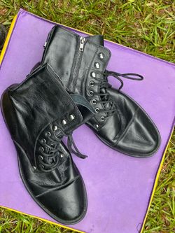 Size 11 black boots