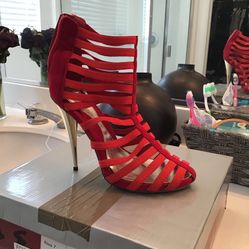 Gold Heel Red Pump