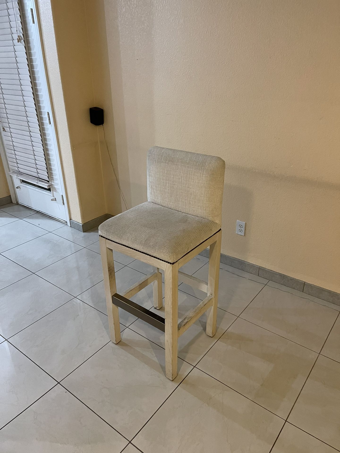 Bar Stool / Chairs / Kitchen Table Chairs