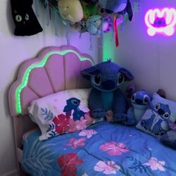 $200 

Bed that had LED lights on headboard. Light pink seashell headboard,  storage drawer with wheels on the front of the bed, See 2 Pic