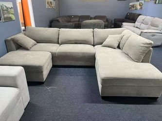 Large L-Shape Sectional Sofa with Chaise，$580