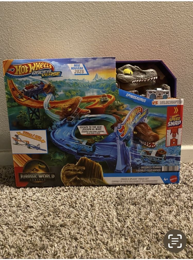 Hot Wheels Racer verse Spinosaurus