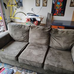 Olive Green A Couch And Great Condition