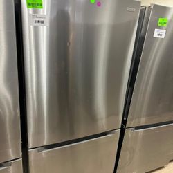 Vissani MDBF18SS 18.7 cu. ft. Bottom Freezer Refrigerator