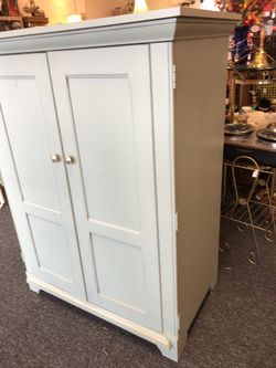 Gorgeous cabinet 38x54 perfect for your home.