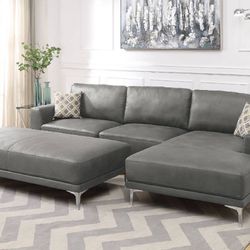 New❗️ Antique Grey Sectional w/ Cocktail Ottoman and Accent Pillows