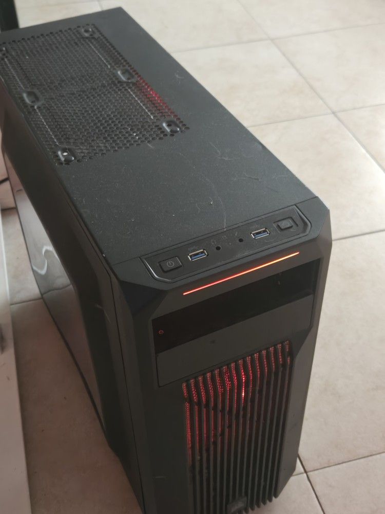 Desktop PC ryzen 5 5600x cpu. Rx 580 8gb Gpu