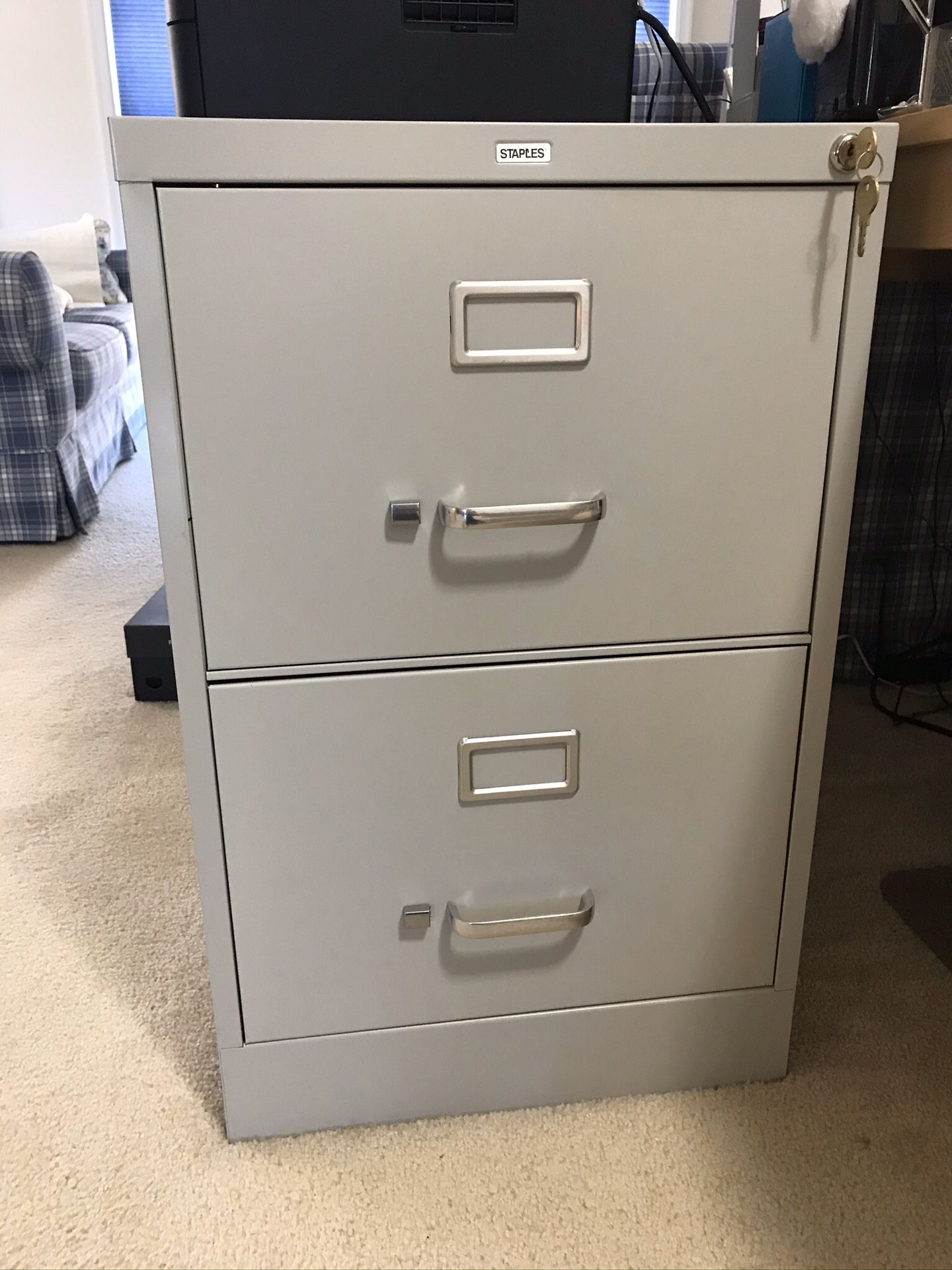 Legal size file cabinet with lock