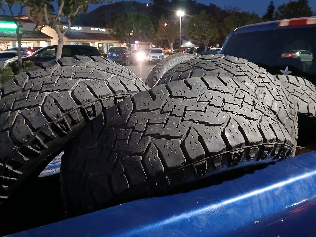 275/65R18 Goodyear Wrangler Duratrac Tires (4)