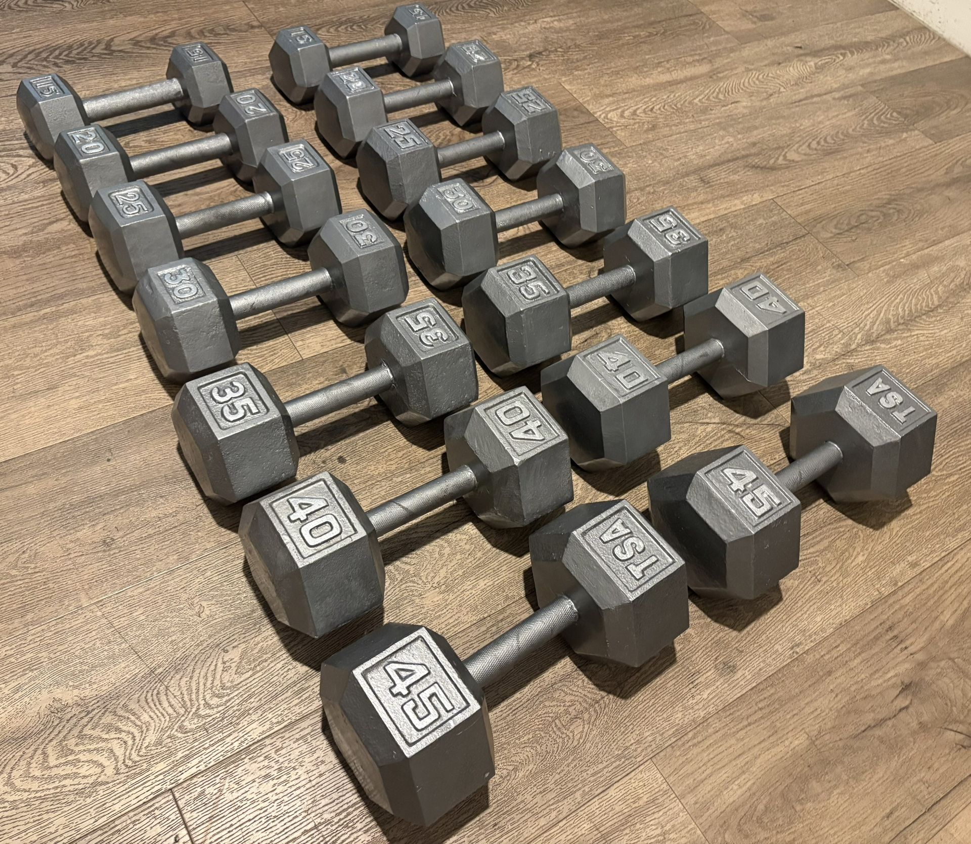 Set Of Cast Iron Hex Dumbbells 15s To 45s Total : 420 lbs