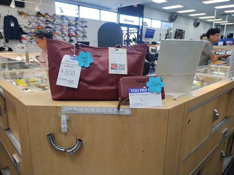 Purse/Wallet 