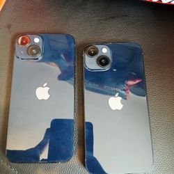 Two iPhone 14s