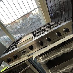 VIKING RANGE TOP 48” WITH GRIDDLE