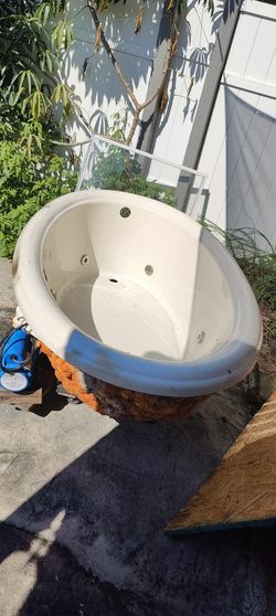 Izzi Jet Tub Jacuzzi ..