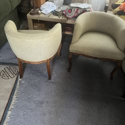 Vendo Par De Sillas Par Niños  Y Jóvenes . 