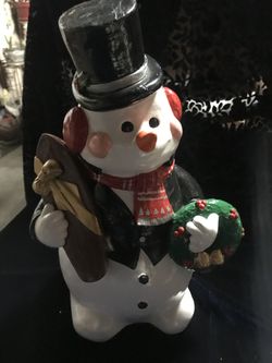 Hombre de nieve navideño