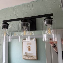 3 Light Vanity Light. 