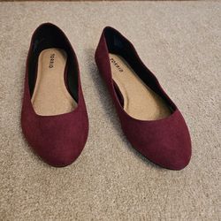 NEW TORRID WOMEN'S FAUX SUEDE FLATS