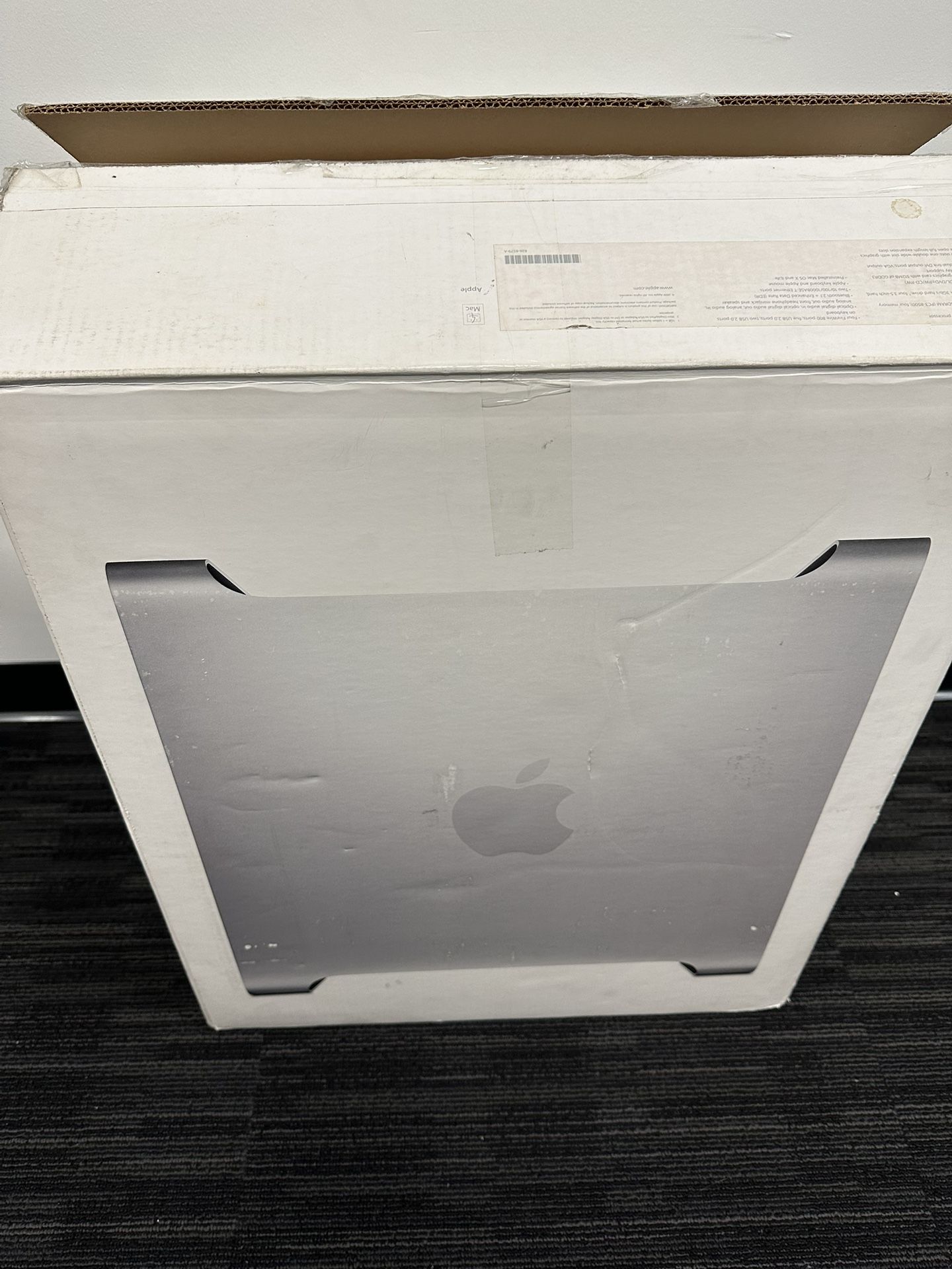 MAC PRO XEON With HD SCREEN