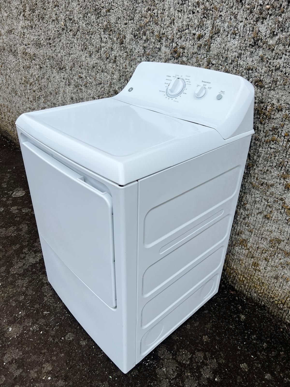 GE dryer in excellent condition🔥