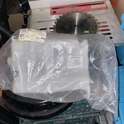 Toyota Windshield Wiper Reservoir 