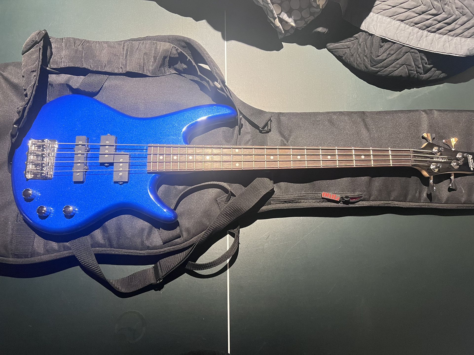 Ibanez Mikro 3/4 Bass Guitar & Padded Case
