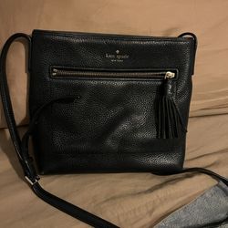 Kate Spade New York Southport Avenue Cora Crossbody Bag RN 0102760 /CA 57710 in Excellent Condition 