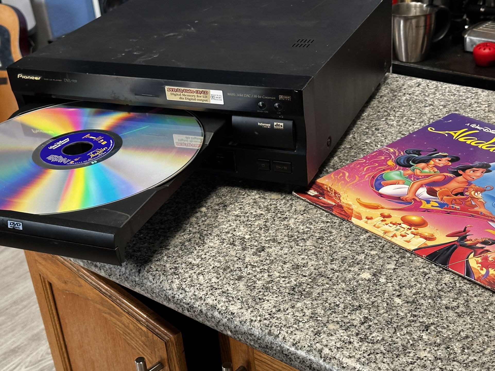 Pioneer Laser Disc Player DVL-919