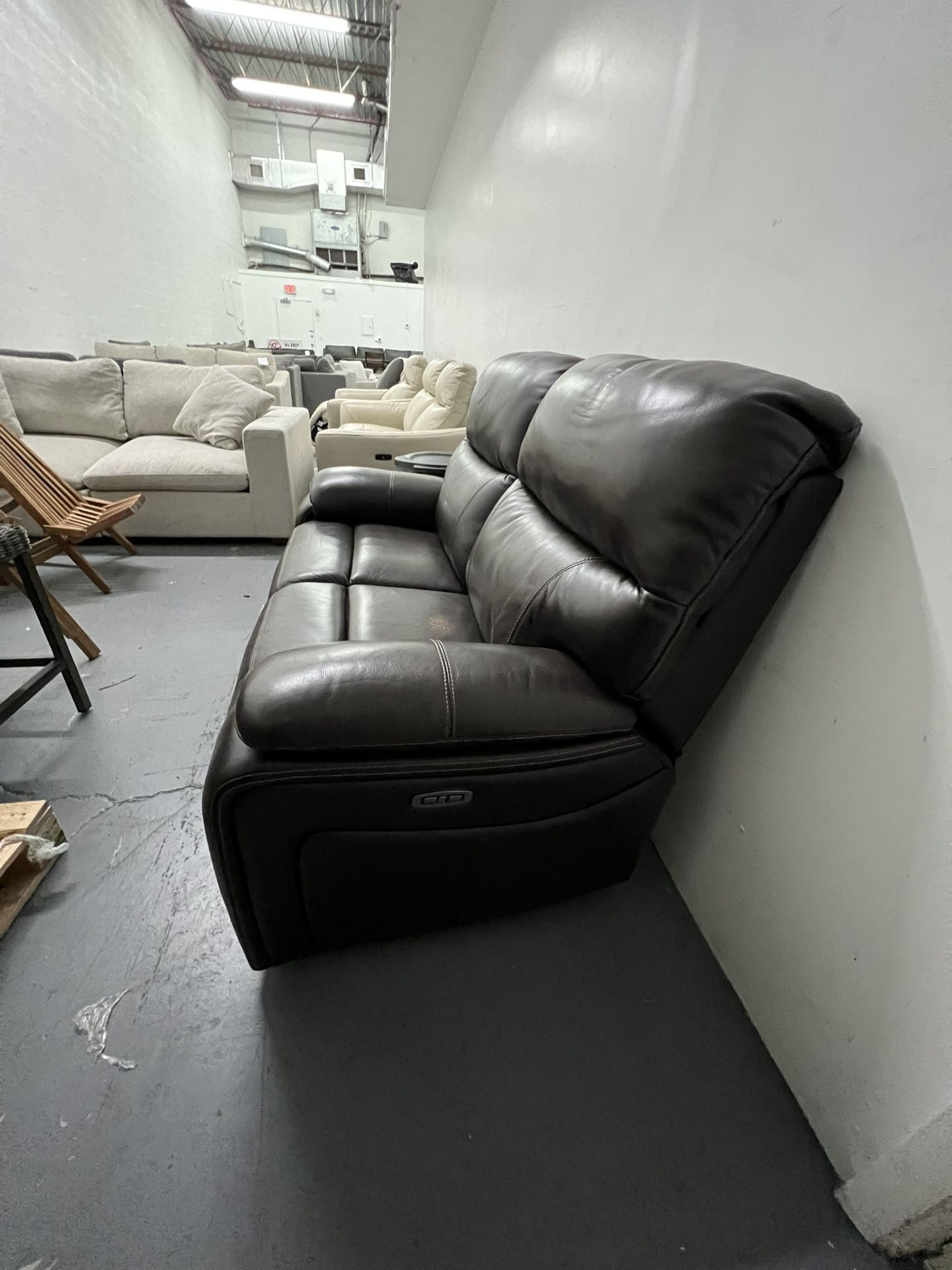 🚨 FLOOR MODEL SALE – FIRST COME, FIRST SERVE 🚨