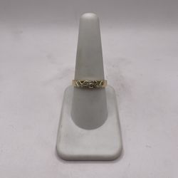 14kt Gold Engagement Style Band w/ Design