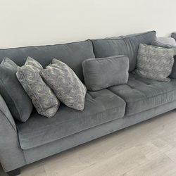 Moving sale - Sofa couch in good condition