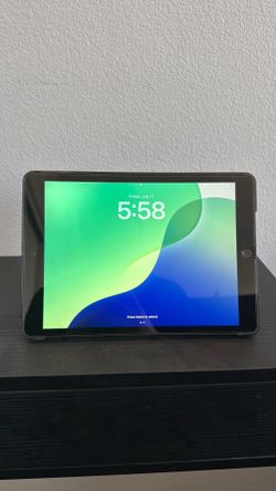 Apple iPad 8th Generation (128GB, Wi-Fi) – Excellent Condition