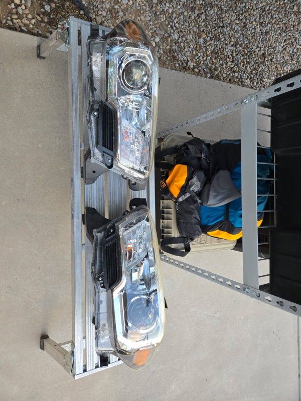 2017 TOYOTA TACOMA HEADLIGHTS
