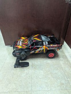 TRAXXAS M:SLASH4X4 RC CAR