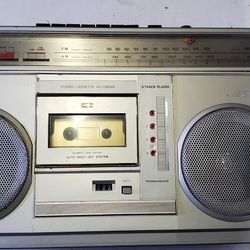 Vintage Montgomery Ward GEN 3995A Boombox Radio 8 Track Cassette Tape Player