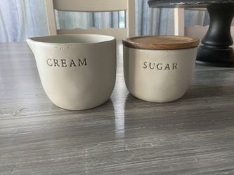 Magnolia heart and hand sugar and cream