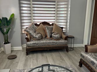 Sofas / Coffee tables