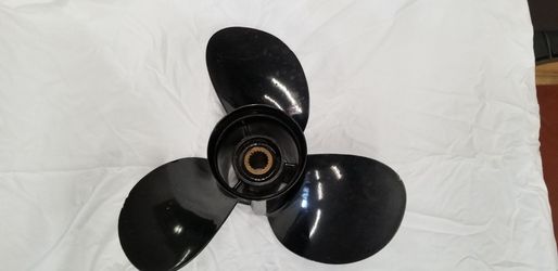 BOAT PROP Mercury Marine Mercruiser Bravo II 2