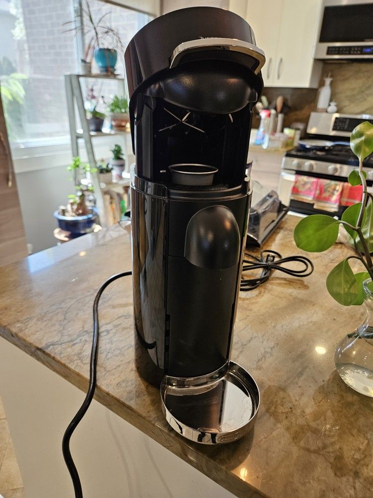 Nespresso VertuoPlus Coffee and Espresso Machine by De'Longhi