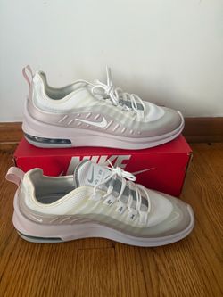 Nike Women’s Air Max Axis New