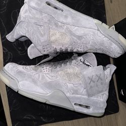 Kaws Jordan 4