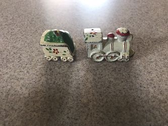 Cast-iron Miniature train in caboose