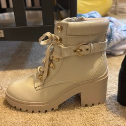 New Boots White Size 8. Black Size 6