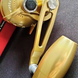 Accurate Valiant 500N-SPJ Gold ( Other Listings Accurate Avet Daiwa Shimano Phenix Van Stall)