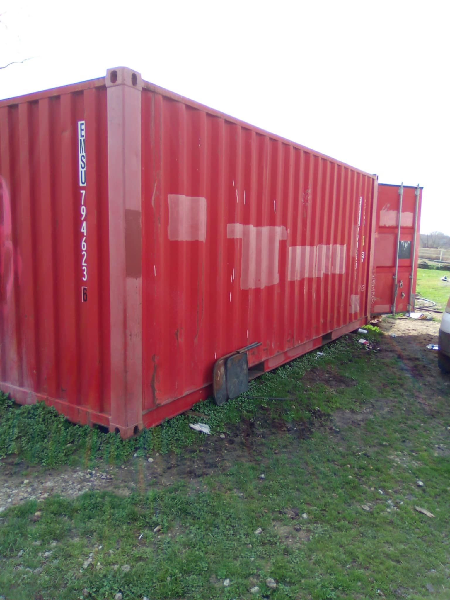 Container 20 feet long