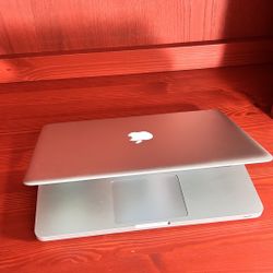 Apple MacBook Pro 13” I5 Processor 8GB RAM 256GB SSD macOS 15.1 Sequoia $140