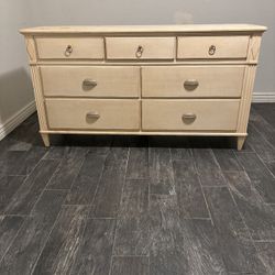 Ethan Allen Dresser 